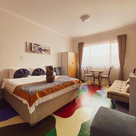 All African Colours Guesthouse スワコプムント エクステリア 写真